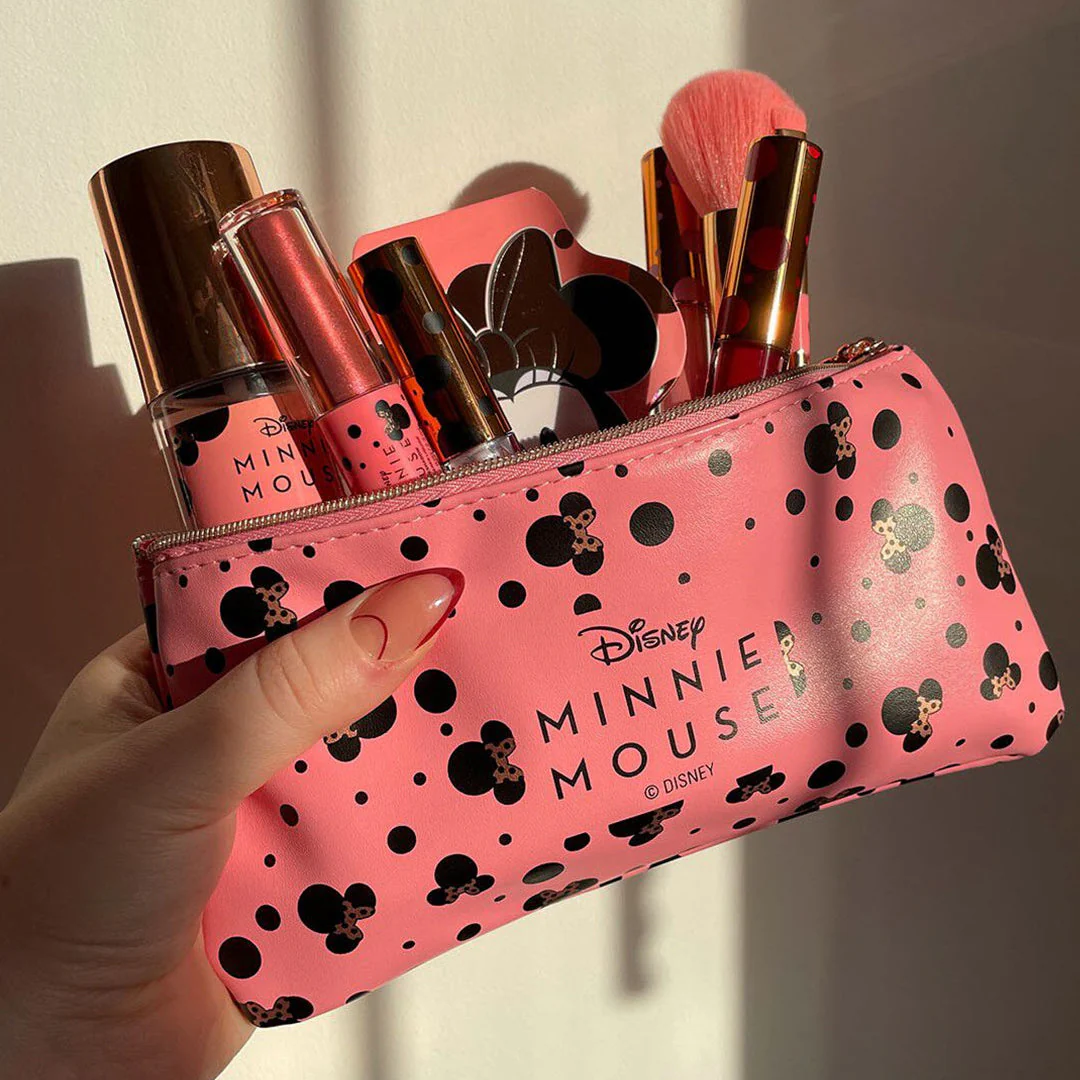 Disneys Minnie Mouse and Makeup Revolution Brush Set - Image 4