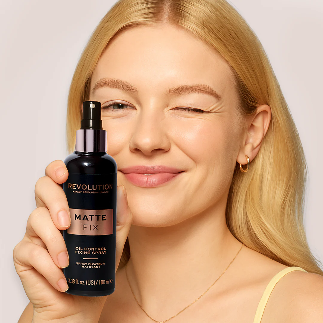 Makeup Revolution Oil Control Fixing Spray - Image 11
