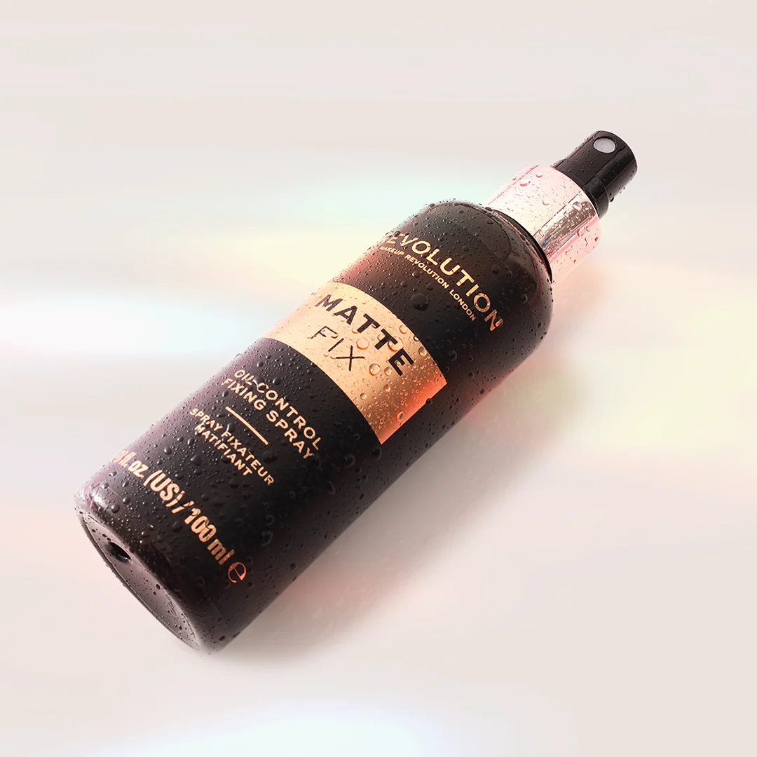 Makeup Revolution Oil Control Fixing Spray - Image 4