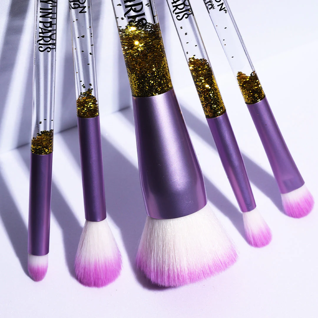 Makeup Revolution X Emily In Paris Tres Chic Brush Set - Image 4