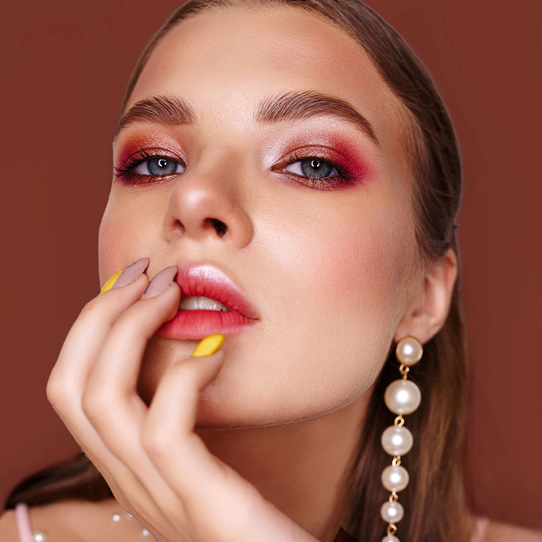 L.A. Colors 24 color Luxe Eyeshadow Palette - Image 11